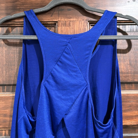 Lululemon Essential Tank - Picture 4 of 4